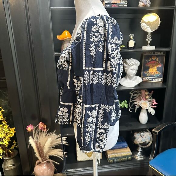 Greylin Rheena Embroidered Top Size Large - Picture 11 of 13